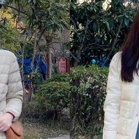 这是40+女生应该有的时髦穿搭，羽绒服+阔腿裤，减龄不装嫩又高级