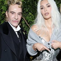 海盗爷都要去ZARA打工了？突然觉得我在公司受的那点气，不算啥了