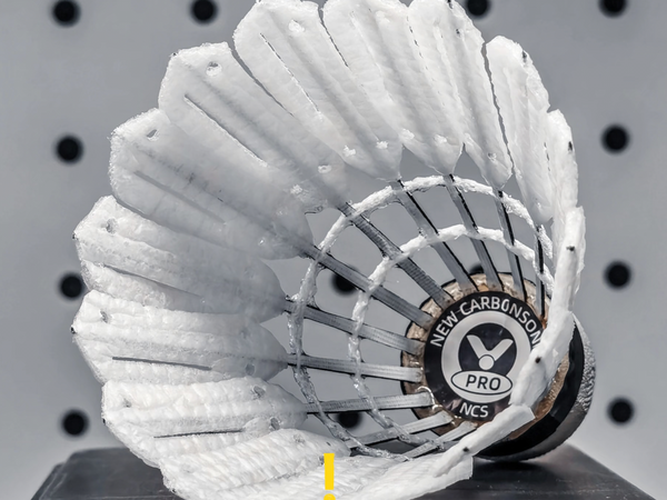 人造羽毛球选购指南｜碳音Pro值不值得入？