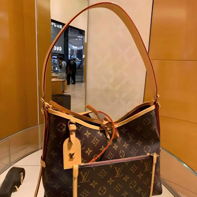 包包把“LV”换成“Coach”后，兼顾美观与实用，有些话不吐为快