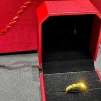 周大福3.3克“水波纹”黄金戒指，戴一周后才体会到它的妙！