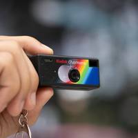 200 块的柯达「盲盒相机」：画质稀烂，但为什么人人抢着买？