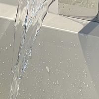 厨房水龙头选购指南：健康安全与耐用性
