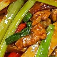 简单易做的芹菜瘦肉炒香干