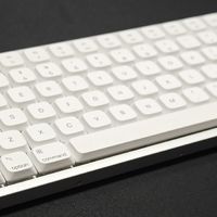 大黄蜂键盘挺不错。但是我的新Akko AIR 01全铝矮轴键盘更好用！