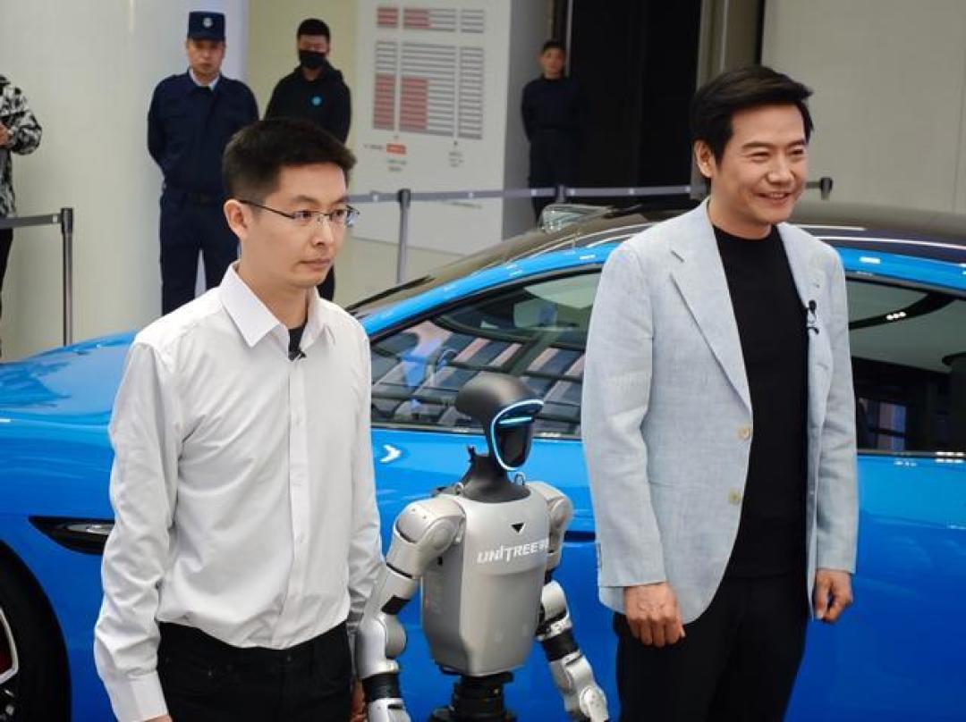 宇树CEO为雷军秀机器人舞技,雷军反向感谢揭开五年投资渊源