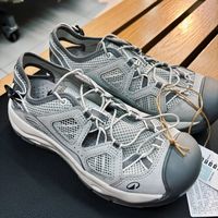 “全场景通吃”的户外鞋，反而在关键场合掉链子？