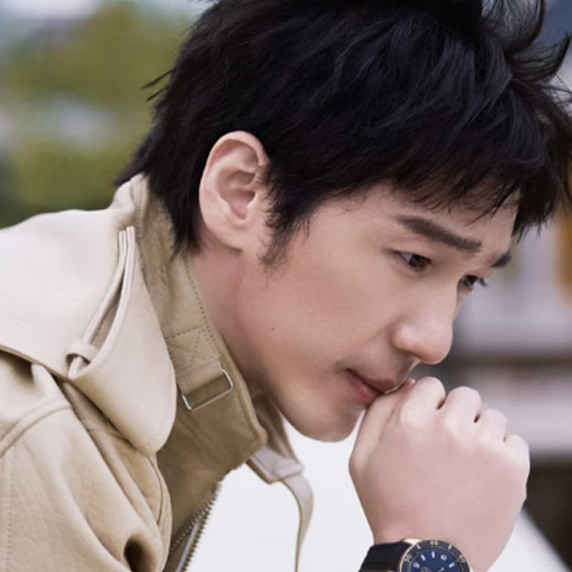 男人比穿始祖鸟更可怕的是佩戴卡西欧，看起来时髦，实际非常油腻