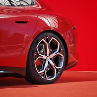 多花1.4万买小米SU7新款，换来的不只是续航和算力，而是关键时刻能保命的确定性