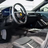 法拉利将为车主更换实体按键方向盘