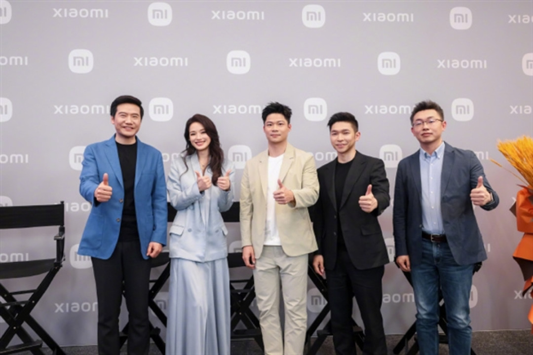 SU7跟舒淇苏炳添很有缘分!为何小米汽车请品牌代言人:雷军给答案