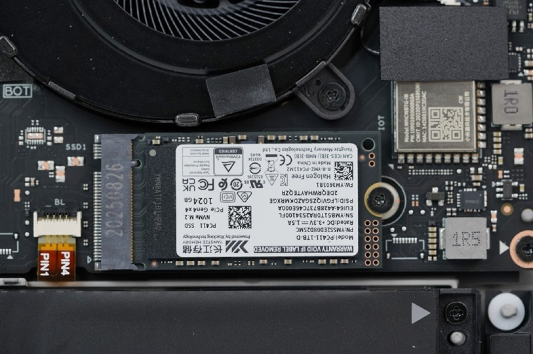 不计成本的奢华做工！小米笔记本Pro 14评测：目前最强的1.1kg轻薄本