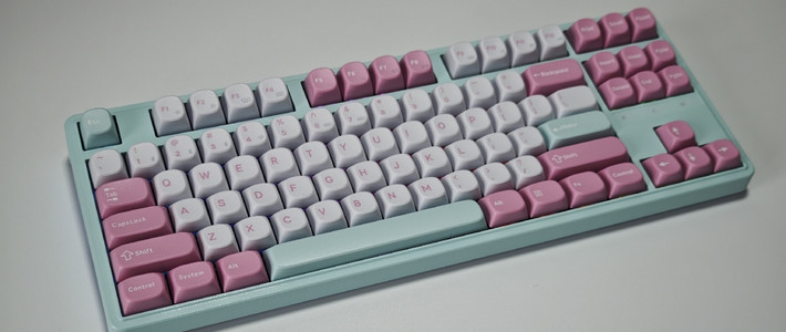 激光晒纹机身+双8K回报率+自研ZMK方案。SKN青龙87 Ultra就是牛！