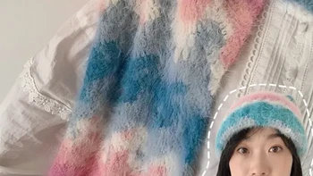 花海波浪围巾教程来啰
有花有海有风，所以感觉花海啊的名字更适合它，太显气色了，又不张扬，搭配猫耳帽，春节拍全家福最靓的就是你啦
线材：@十刻官方账号 十刻雪宝海盐少女3团，钩针4、0mm #钩针教程 #钩针围巾 #钩针教程分享 #创作者中心 #创作灵感