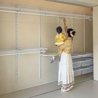 年轻人不做定制衣柜了？学网友的衣柜做法，只挂不叠，收纳力好强