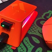 焰影加持，战力拉满！雷柏VT1二代焰影橙游戏鼠标全面体验