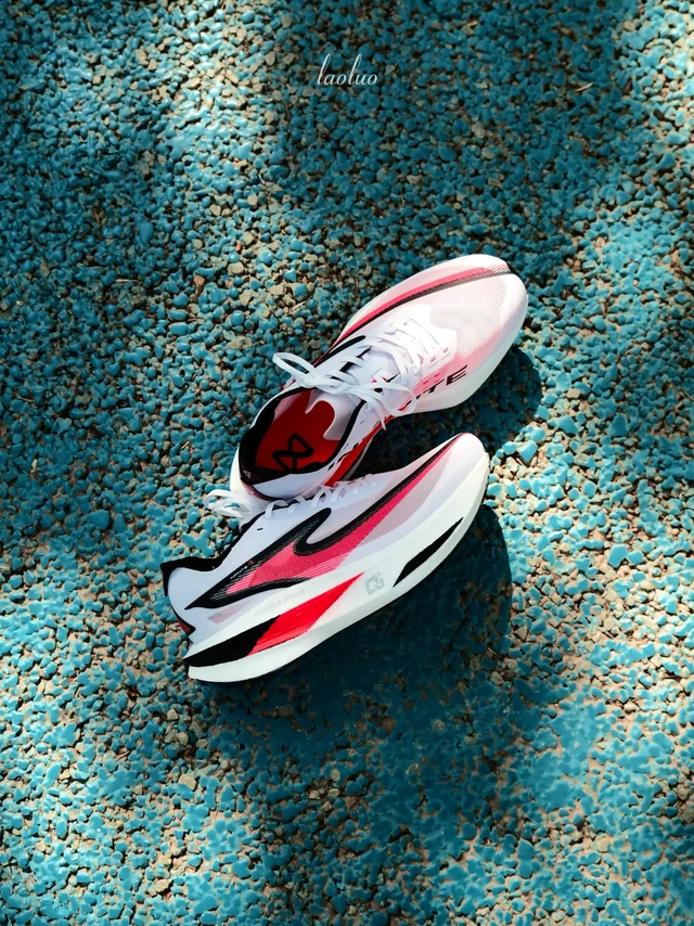 跑鞋卷成这样了？性能党都开始为颜值买单了