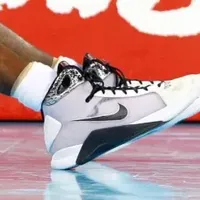 这滑板鞋，凭啥碾压HD，成NCAA历史第一？