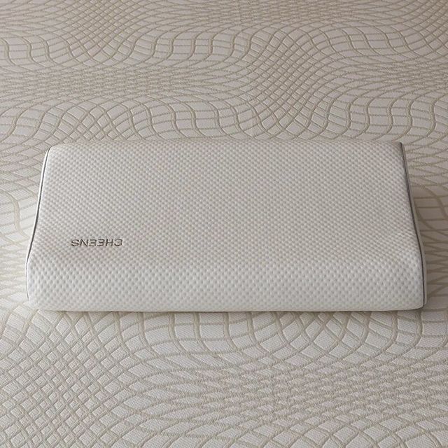 你半夜翻身困难？不是颈椎问题，而是记忆棉枕头回弹太慢——真正适合你的枕头必须在3秒内完成形变适配，否则再贵也是慢性伤害。