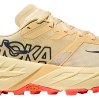 抓地强≠耐穿！这两双千元越野跑鞋在湿滑陡坡稳如磐石，300公里后竟一个磨平一个完好