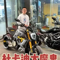 非常有范儿两台公升级肌肉车，杜卡迪大魔鬼 #巡航车酷到不行 #选对机车不踩坑 #机车试驾推荐 #杜卡迪大魔鬼xs #杜卡迪大魔鬼