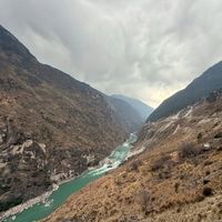 新手闭眼入！7条实测友好型6-8km徒步路线，安全完走不废脚