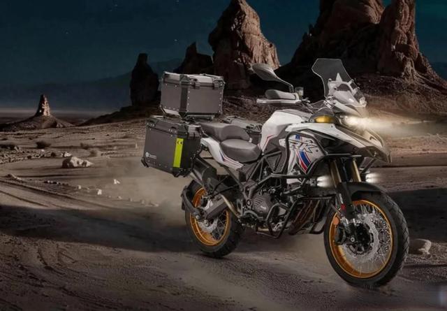 直降3800，贝纳利TRK552X新款上市，售价29880元起，配置小升级