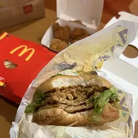 麦当劳新品！泰式打抛汉堡🍔好吃😋