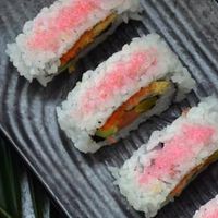 春日限定美味：樱花寿司与青团