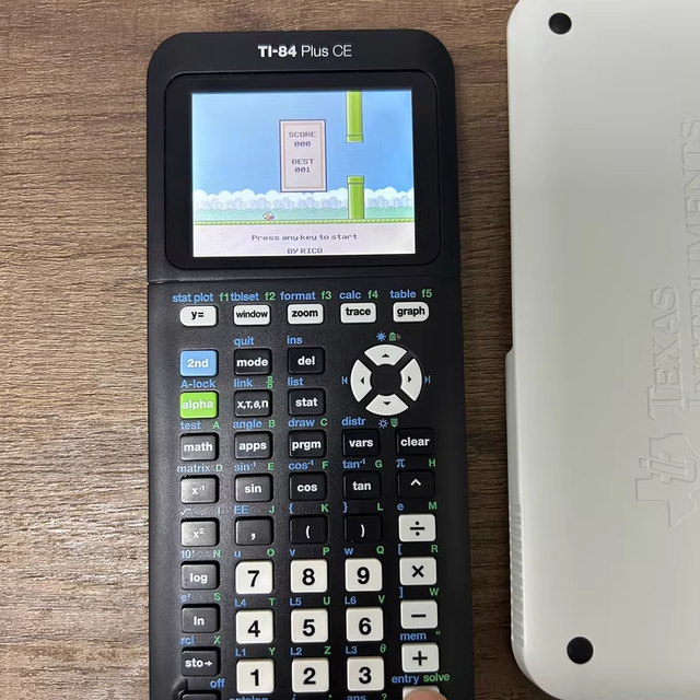 神操作！10元可给计算机越狱，破解后可装游戏和装软件