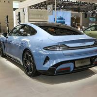 小米SU7安全真相：车身够硬却曾栽在逃生设计上，新款已补课