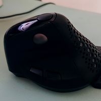 人体工学鼠标真能缓解办公疲劳？选错型号反而加重手腕负担