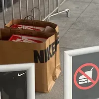 开门就包场！奥莱尖儿货又被一锅端了？