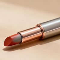 黄黑皮通勤口红避雷指南：这三支显白不突兀，沾杯也留色