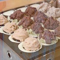 厦门思明｜台湾老板在思北开的烘焙店，芋泥奶冻卷+平价车轮饼，十年不变的甜香，门口总是站满顾客～