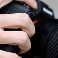 佳能R6MarkIII与索尼Alpha7MarkV对比评测：全能旗舰的实力角逐