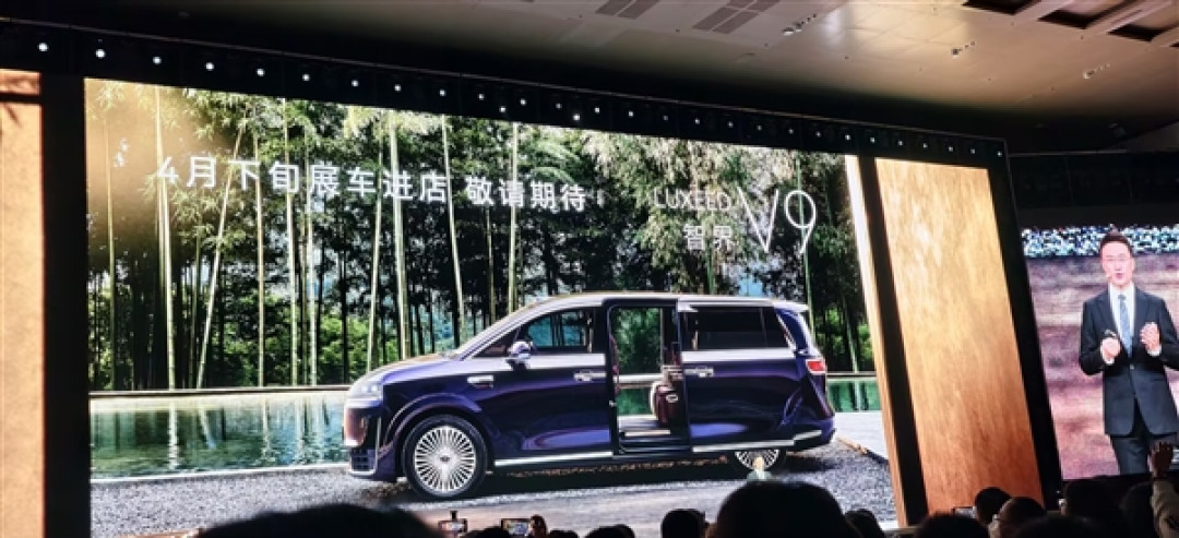 鸿蒙智行首款MPV!智界V9展车四月下旬进店:896线激光雷达上车