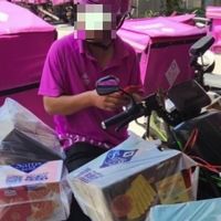 电自电摩也有鄙视链？骑雅迪的看不起骑九号的，骑极核的觉得在座的全是弟弟