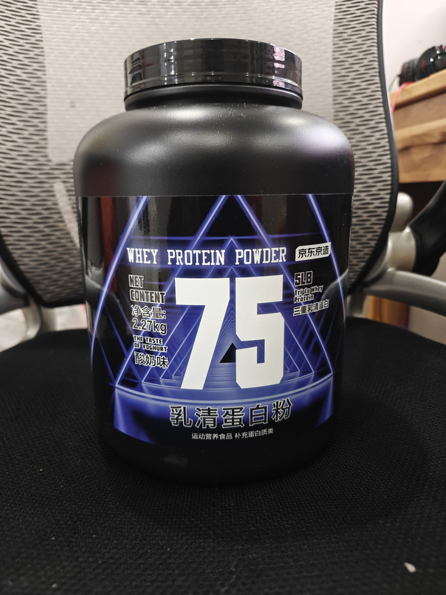 京东京造酸奶味乳清蛋白粉，表现还不错