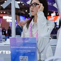 戴眼镜就能实时翻译？全球关注MWC 首发亮相讯飞 AI 眼镜，超强降噪+全能翻译，一「镜」打破语言壁垒！