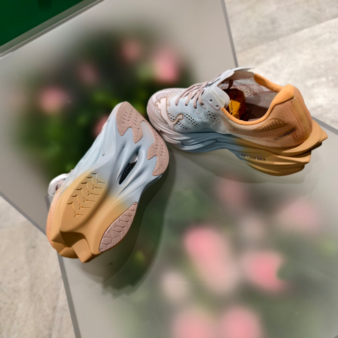 彪马跑鞋