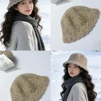 钩织 |贝壳渔夫帽  视频教程
🧶:织己手编线，颜色是08
🪡:4.0
R1:12f
R2:12fv=24
R3:12(f,fv)=36
R4:12(f,fv,f)=48
R5:12(3f,fv)=60
R6:12(2f,fv,2f)=72
R7:12(5f,fv)=84
R8-15:84f
R16-19:贝壳花样
#钩织教程 #钩针图解 #钩针编织 #钩织视频教程 #渔夫帽