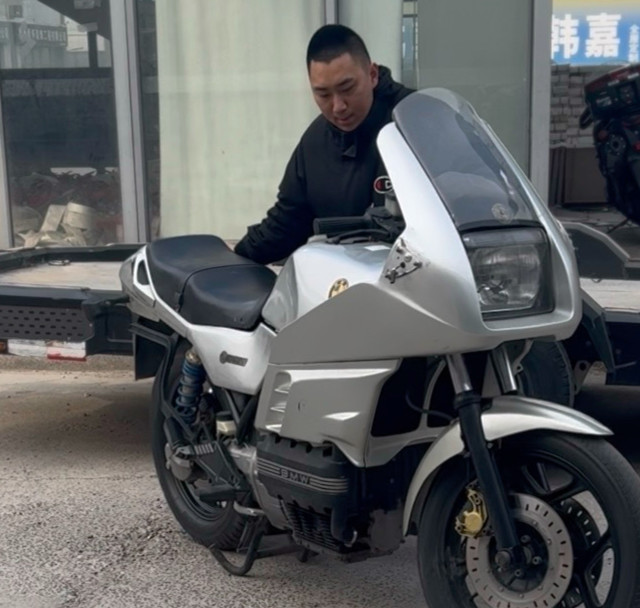 修复沉睡多年的重型摩托车 1983年宝马K100rs 宝马k系初代车型 第一集…
