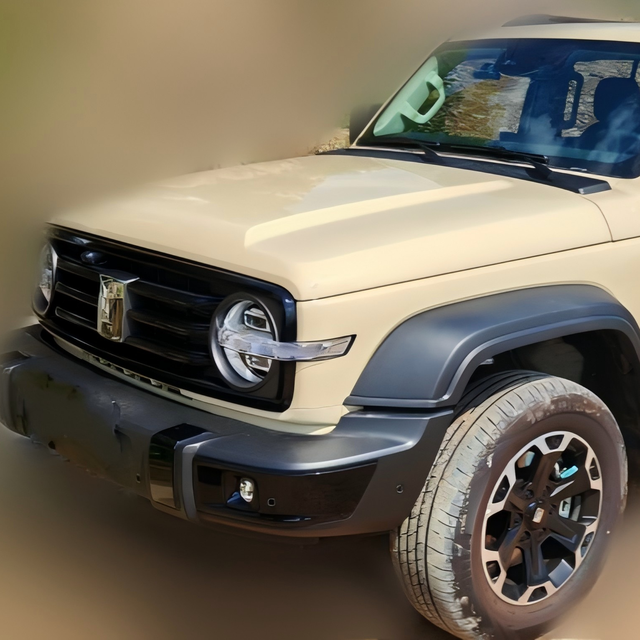 坦克300Hi4-T：老板撞坏一台就再提一台，为服务买单多几万也乐意