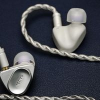 艾利和火山，600块的学生耳机，音质相当不错