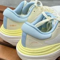 安踏旅步2S是通勤神器还是慢跑利器？300+用户真实观点大PK