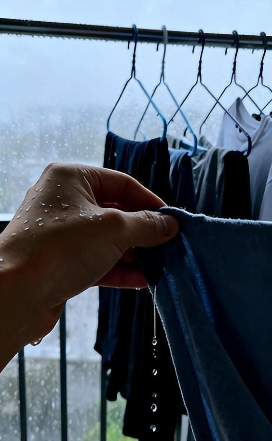 换季衣服一股“柜子味”？照搬这套除霉收纳流程，比暴晒还管用