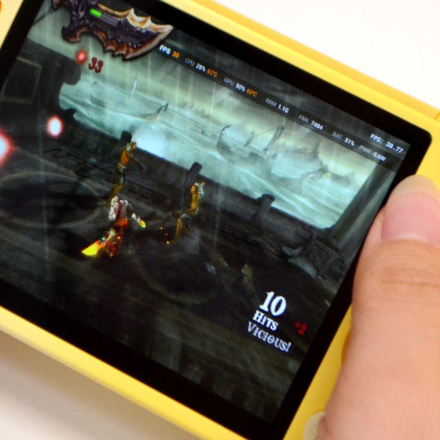 掌机今年很卷！4.2英寸屏+流畅跑PS1游戏，仅700多！是AYANEO干的