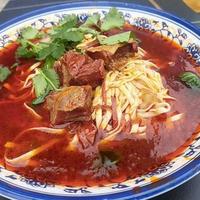 原汤牛肉面：零添加剂的物理护色与保鲜方法