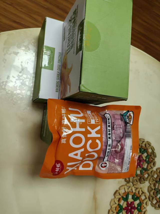 春日零食组合：凤爪与咸鸭的清爽对决